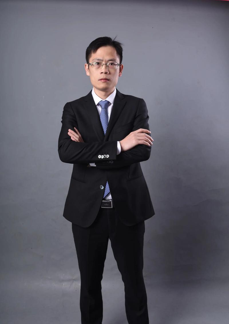 魏华 联合创始人 & 首席运营官